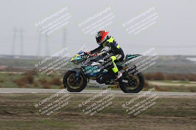 media/Nov-29-2025-TrackDaz (Sat) [[10ae2d9bce]]/B Group/Session 4 (Wheelie Bump)/